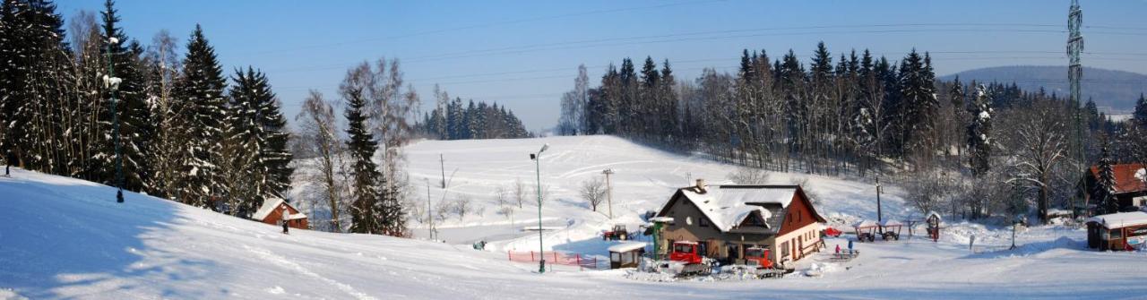 Srub Na Svahu Sjezdovky V Radvanicich Radvanice  Exterior photo